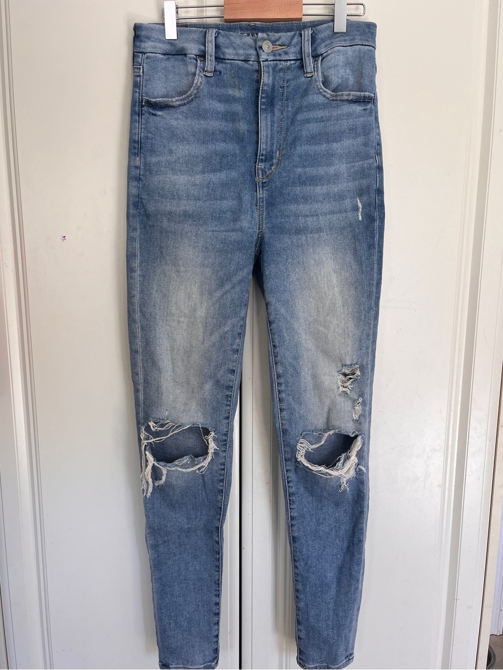 American Eagle Women's Light Blue Distressed High-Waist Curvy Jegging Jeans